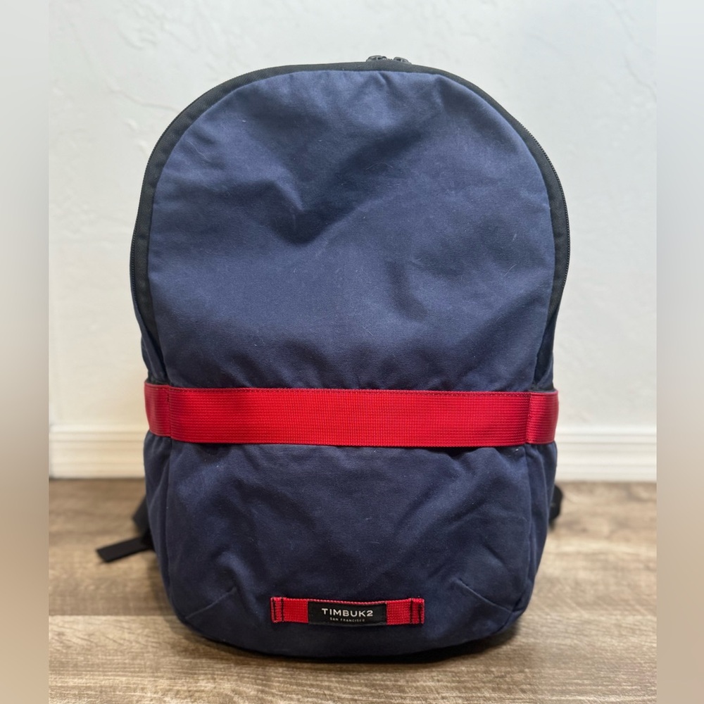 Timbuk2 San Francisco navy blue backpack in EUC